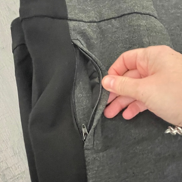 New Reitmans pull on pants - Picture 2 of 4